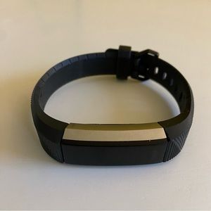 Fitbit Alta HR extra band included
